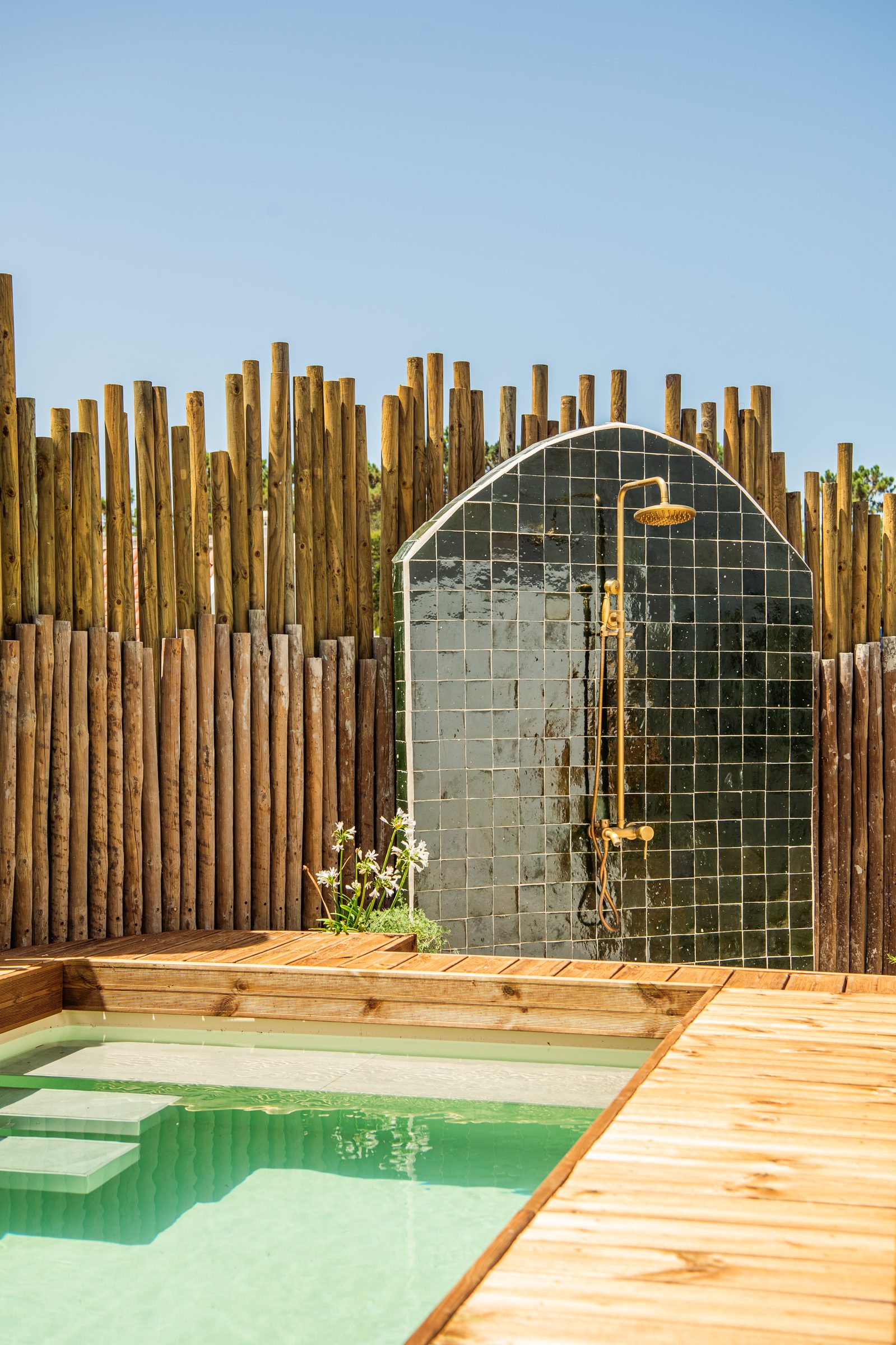 Pool and deck at Casa dos Pescadores